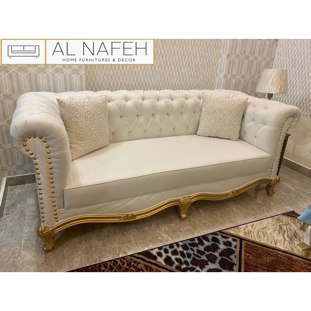 THE VICTORIAN CHESTERFIELD SOFA