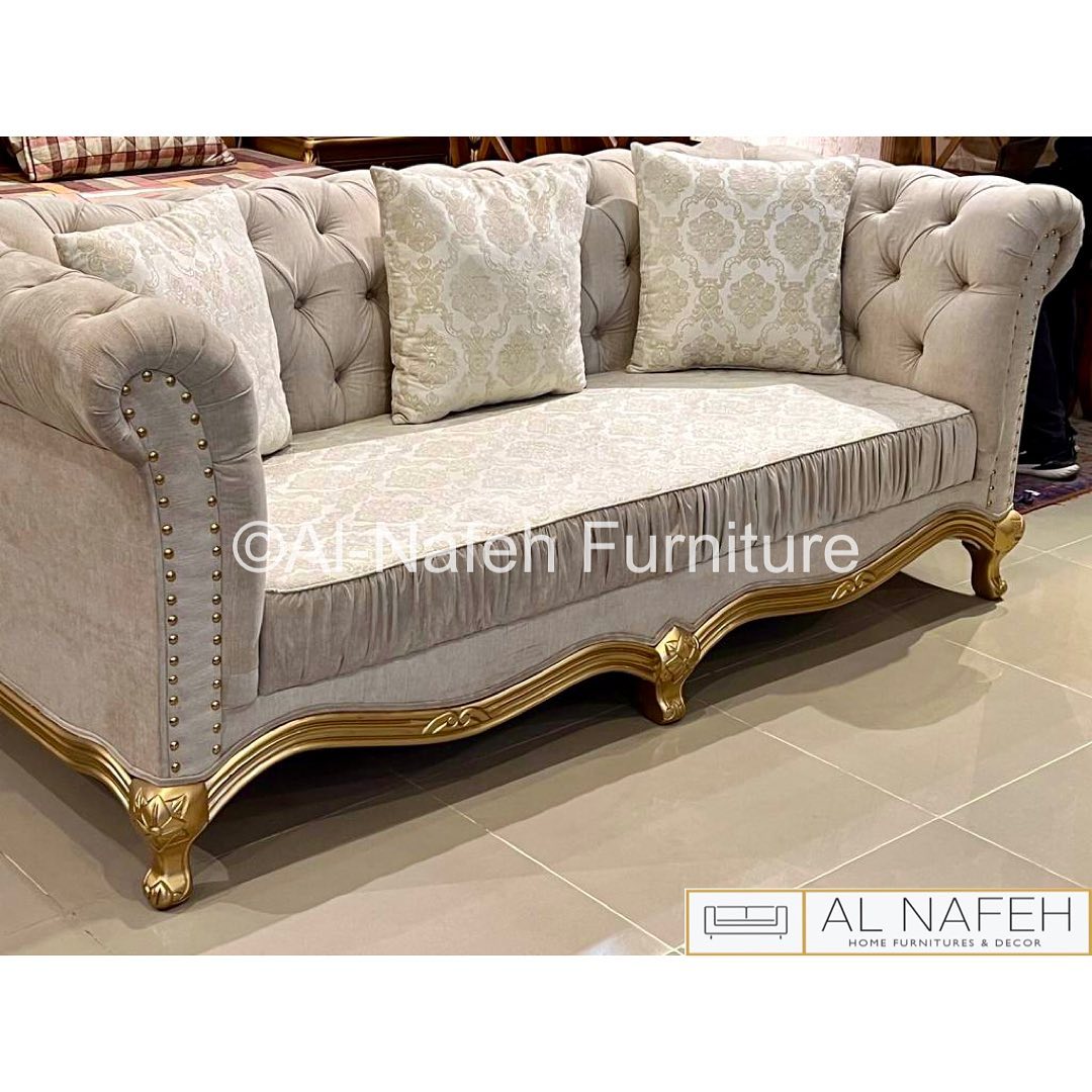 THE VICTORIAN CHESTERFIELD SOFA