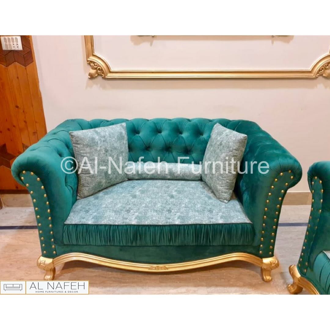 THE VICTORIAN CHESTERFIELD SOFA