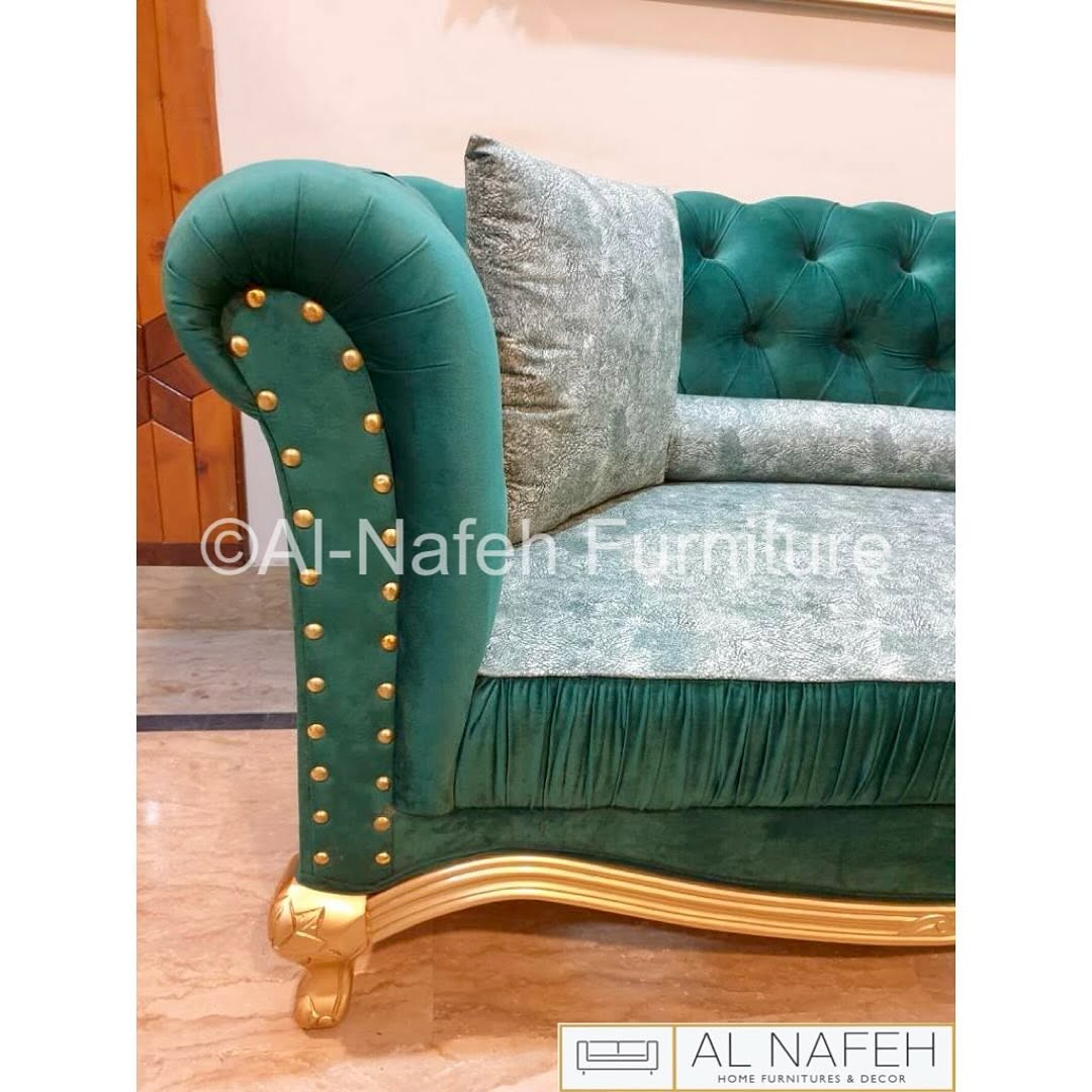 THE VICTORIAN CHESTERFIELD SOFA