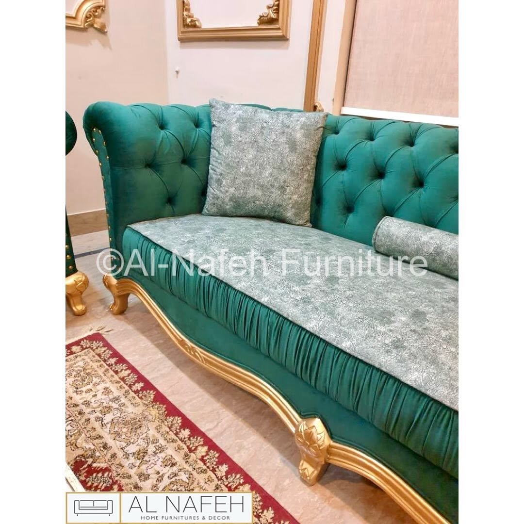 THE VICTORIAN CHESTERFIELD SOFA